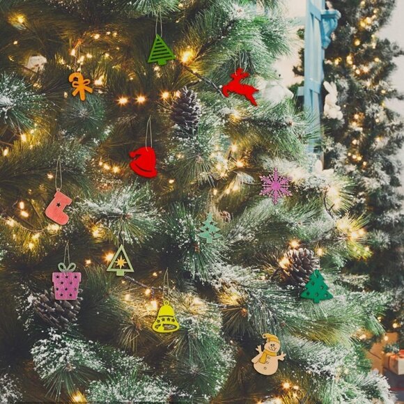 300 Piece Mini Unfinished Wood Christmas Decorations BRAND NEW SEALED. - Picture 5 of 10